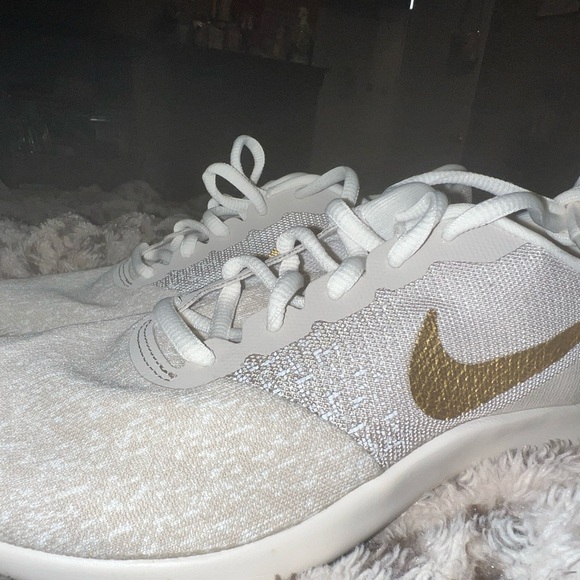 Brand new Nike contact flex 7.5 - Picture 2 of 2